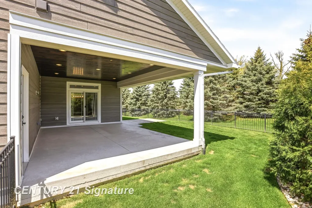 6022 Shadbush Drive Saginaw Charter Township MI 48603