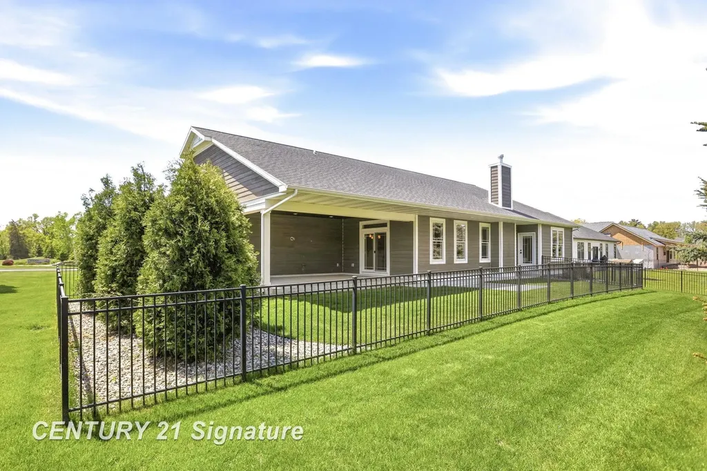 6022 Shadbush Drive Saginaw Charter Township MI 48603