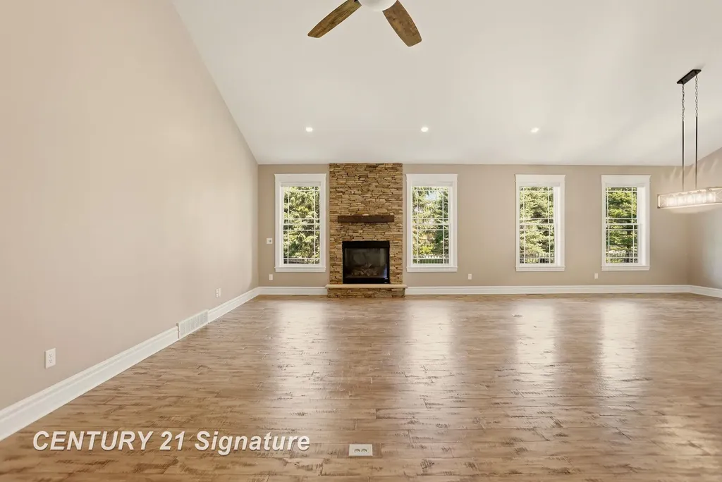 6022 Shadbush Drive Saginaw Charter Township MI 48603