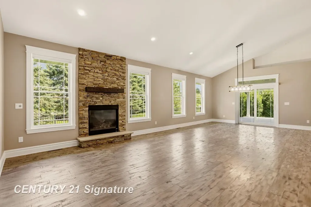 6022 Shadbush Drive Saginaw Charter Township MI 48603