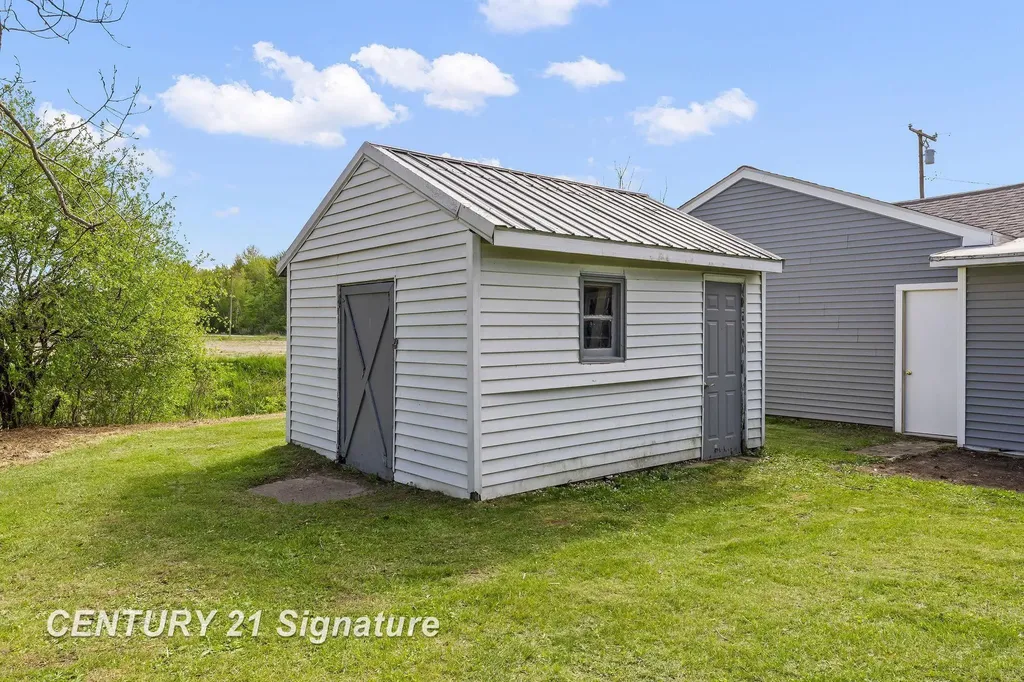 1005 S Meridian Road Jonesfield Township MI 48637