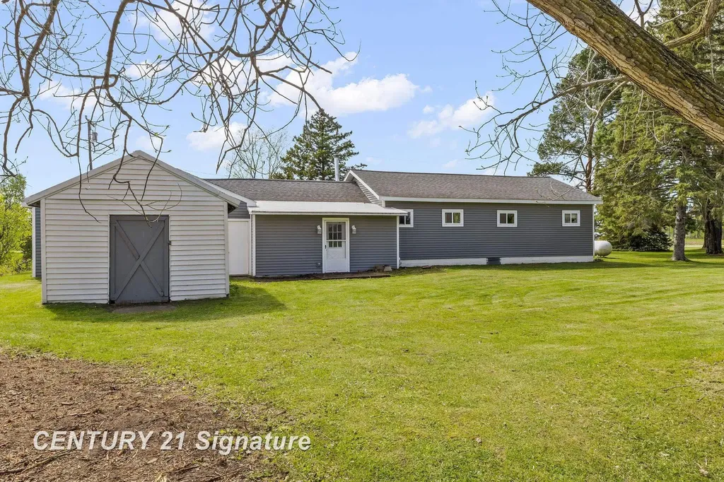 1005 S Meridian Road Jonesfield Township MI 48637