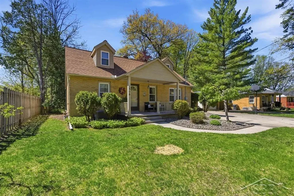 306 E Sugnet Road Midland City MI 48642