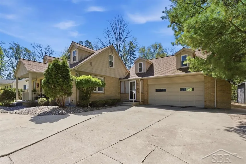 306 E Sugnet Road Midland City MI 48642
