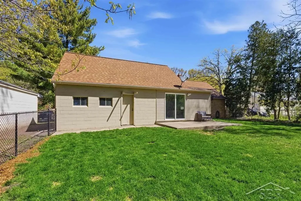 306 E Sugnet Road Midland City MI 48642
