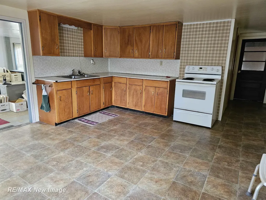 14307 N Lewis Road Thetford Township MI 48420