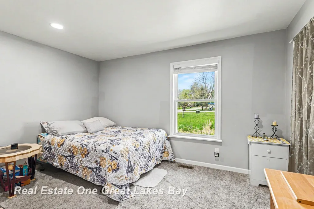 2118 Lakeview Street Standish Township MI 48658