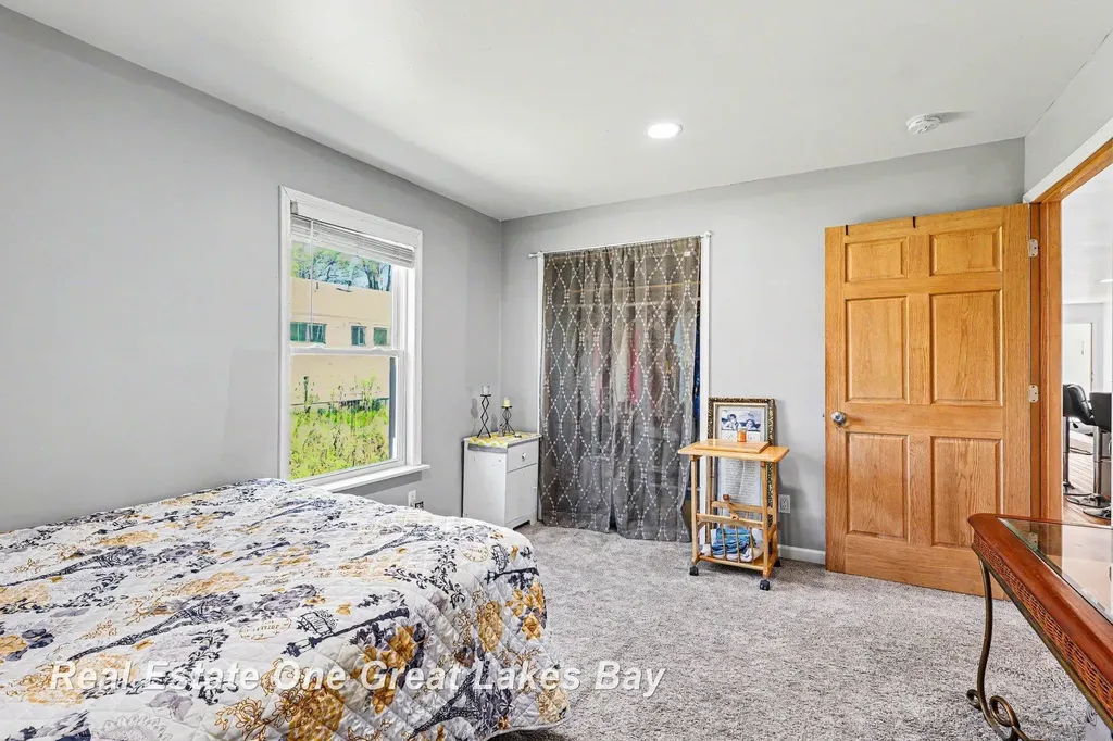 2118 Lakeview Street Standish Township MI 48658
