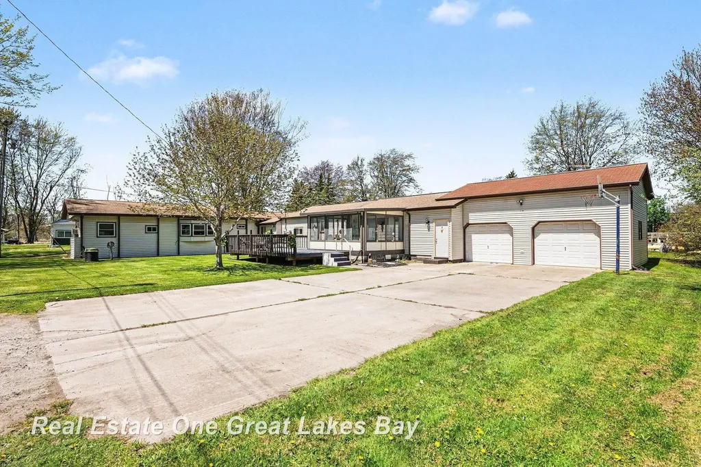 2118 Lakeview Street Standish Township MI 48658