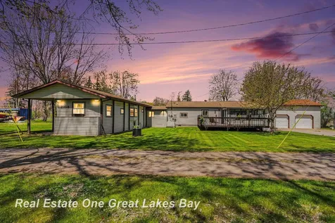2118 Lakeview Street Standish Township MI 48658