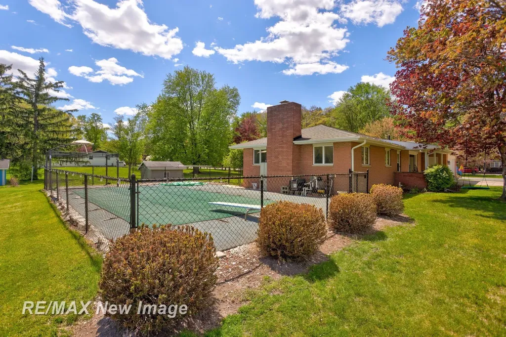 12975 Frost Road Thomas Township MI 48626