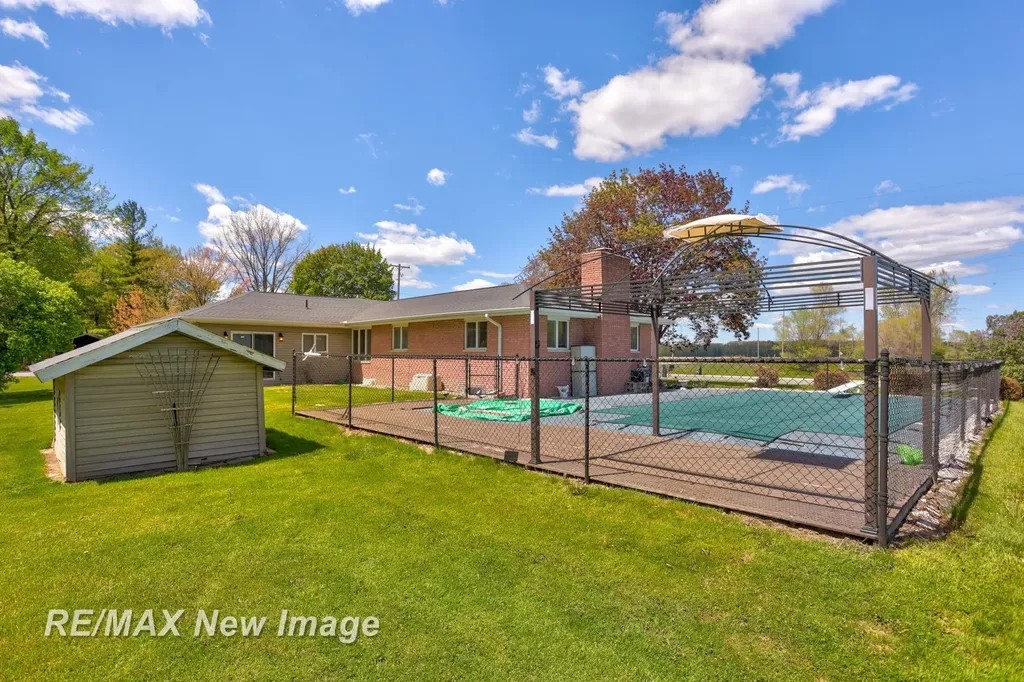 12975 Frost Road Thomas Township MI 48626