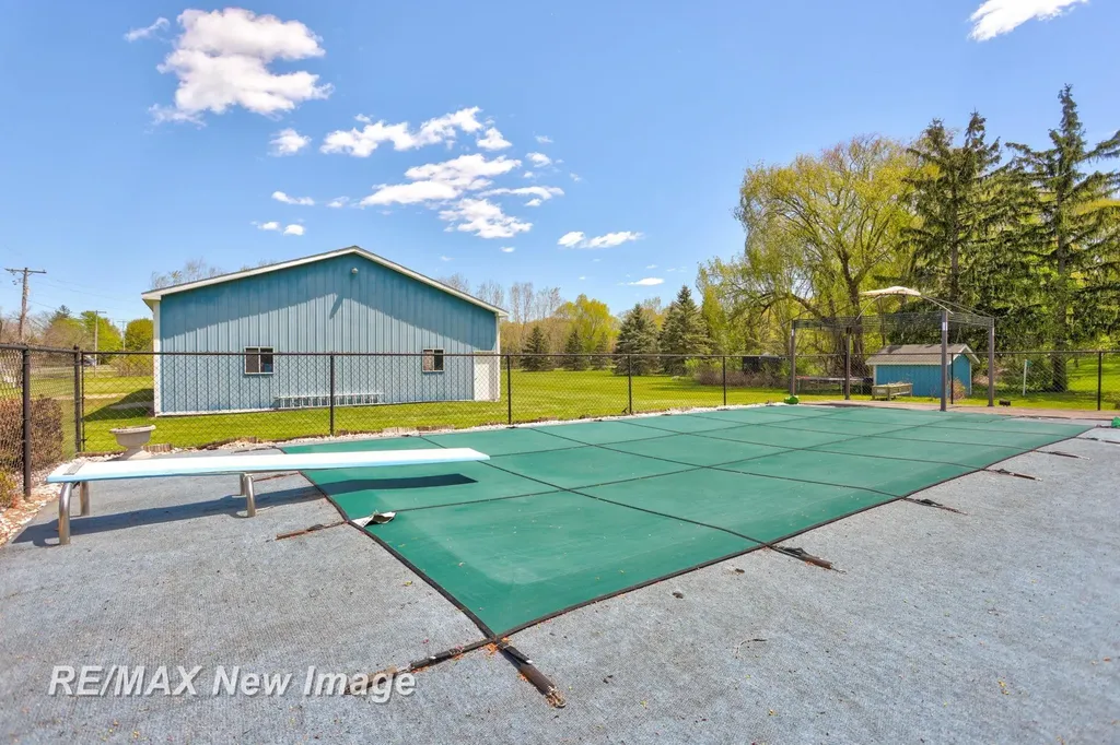 12975 Frost Road Thomas Township MI 48626