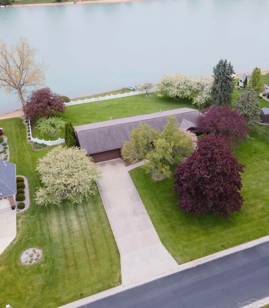 11145 Lake Circle North Street Thomas Township MI 48609