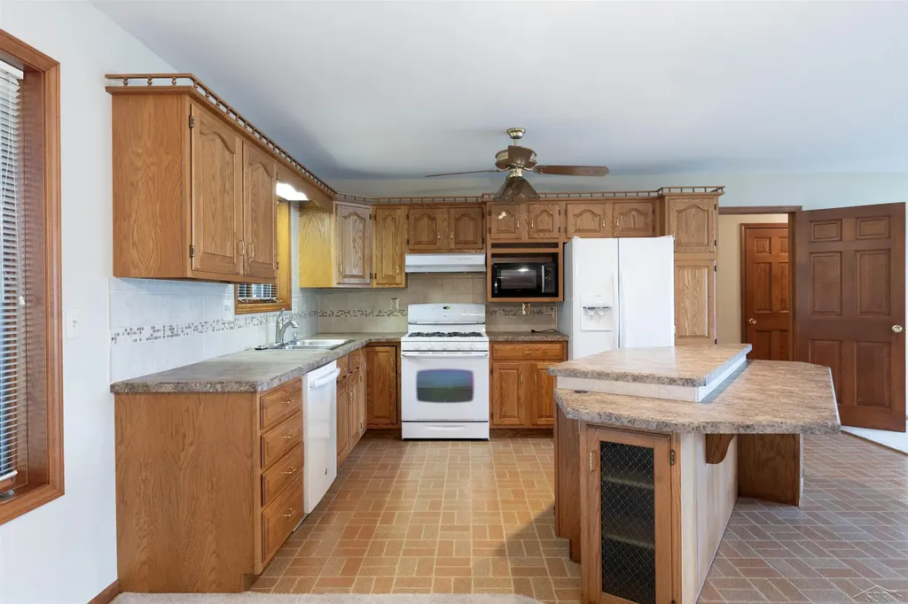 11145 Lake Circle North Street Thomas Township MI 48609