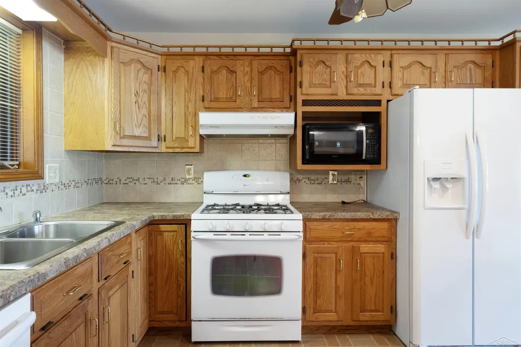 11145 Lake Circle North Street Thomas Township MI 48609