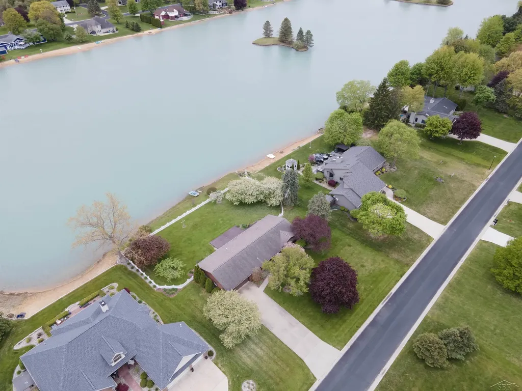 11145 Lake Circle North Street Thomas Township MI 48609