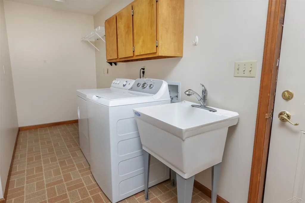 11145 Lake Circle North Street Thomas Township MI 48609