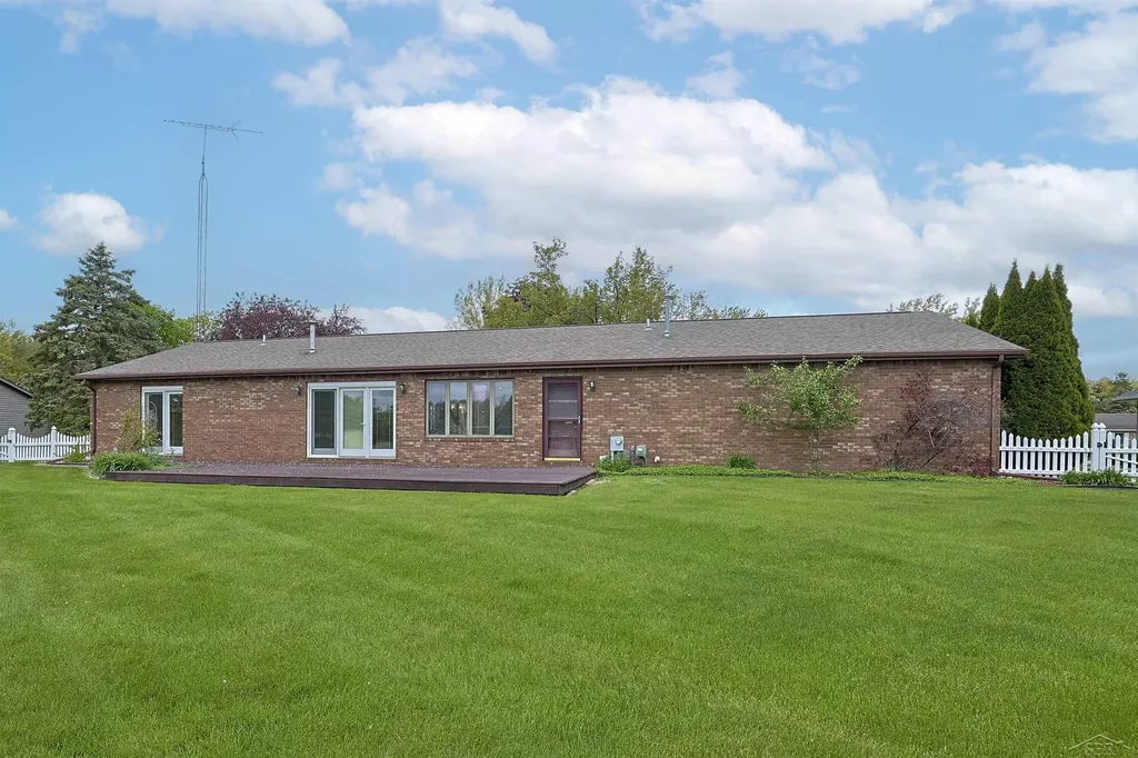 11145 Lake Circle North Street Thomas Township MI 48609