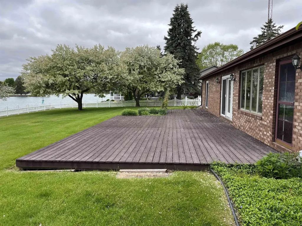11145 Lake Circle North Street Thomas Township MI 48609