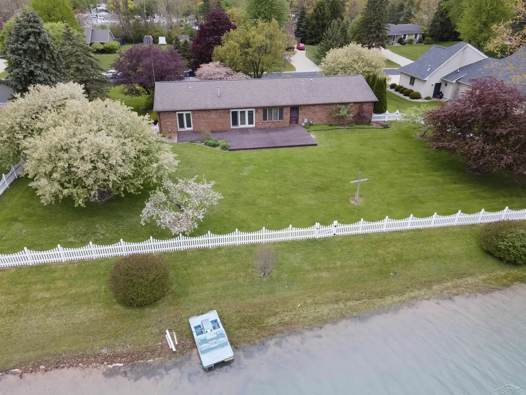 11145 Lake Circle North Street Thomas Township MI 48609