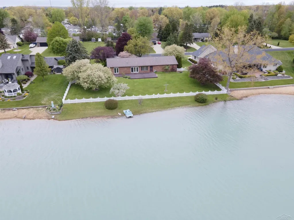 11145 Lake Circle North Street Thomas Township MI 48609