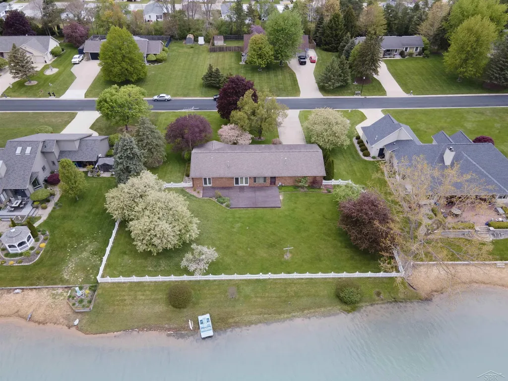 11145 Lake Circle North Street Thomas Township MI 48609