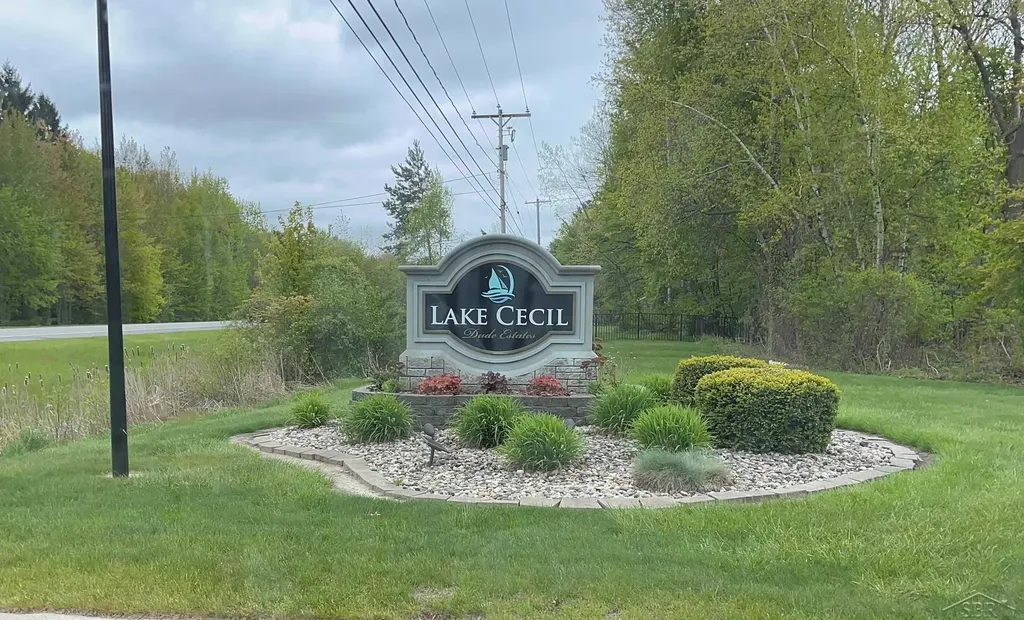 11145 Lake Circle North Street Thomas Township MI 48609