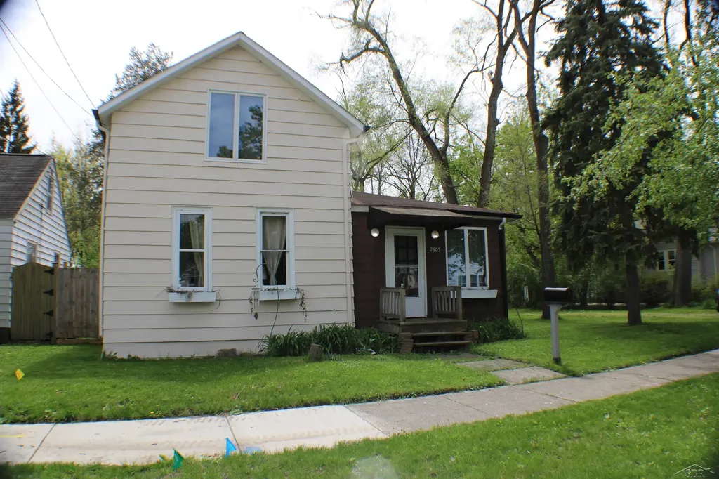 2805 Schemm Street Saginaw City MI 48602