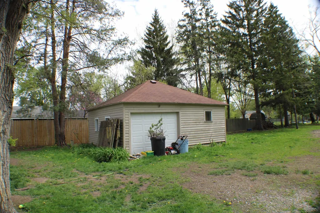 2805 Schemm Street Saginaw City MI 48602