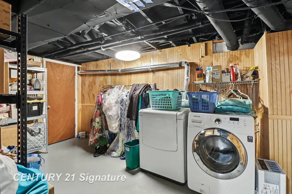 11143 Dudley Street Taylor City MI 48180