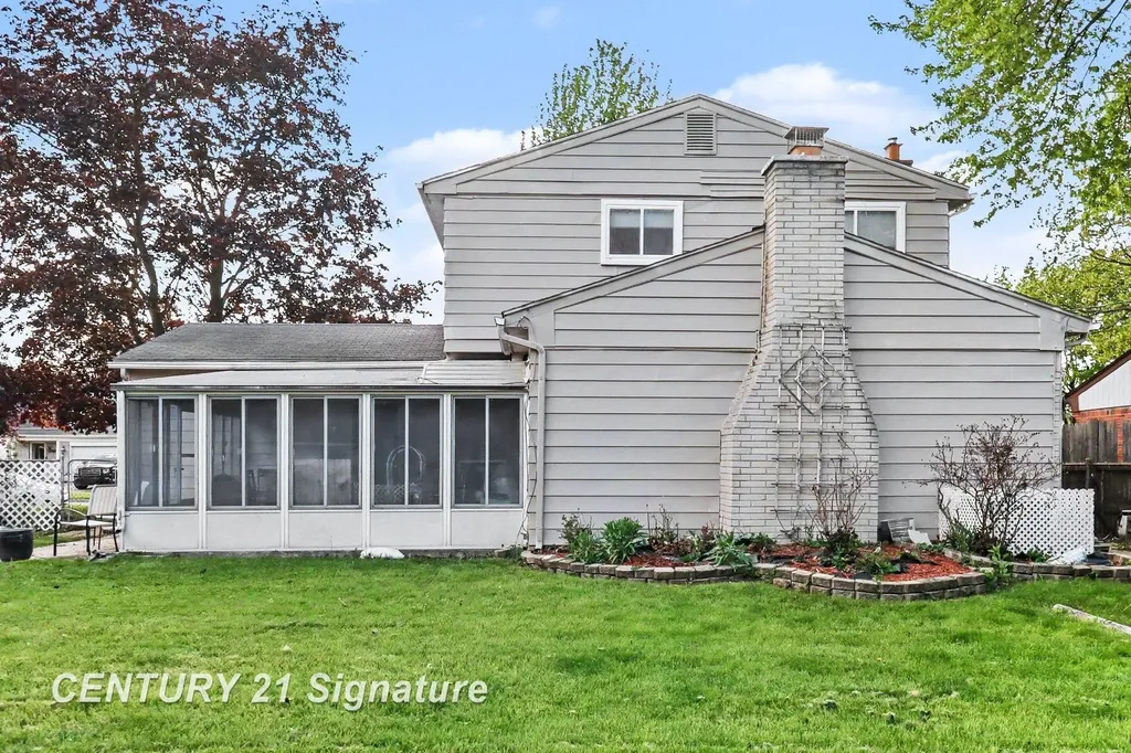 11143 Dudley Street Taylor City MI 48180