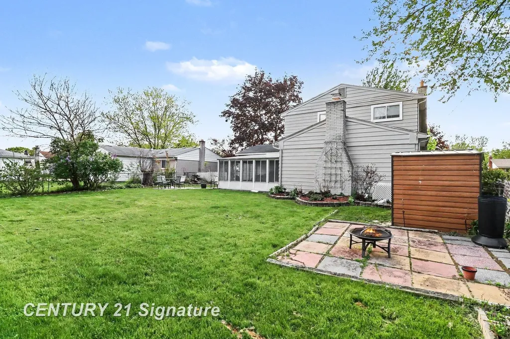 11143 Dudley Street Taylor City MI 48180