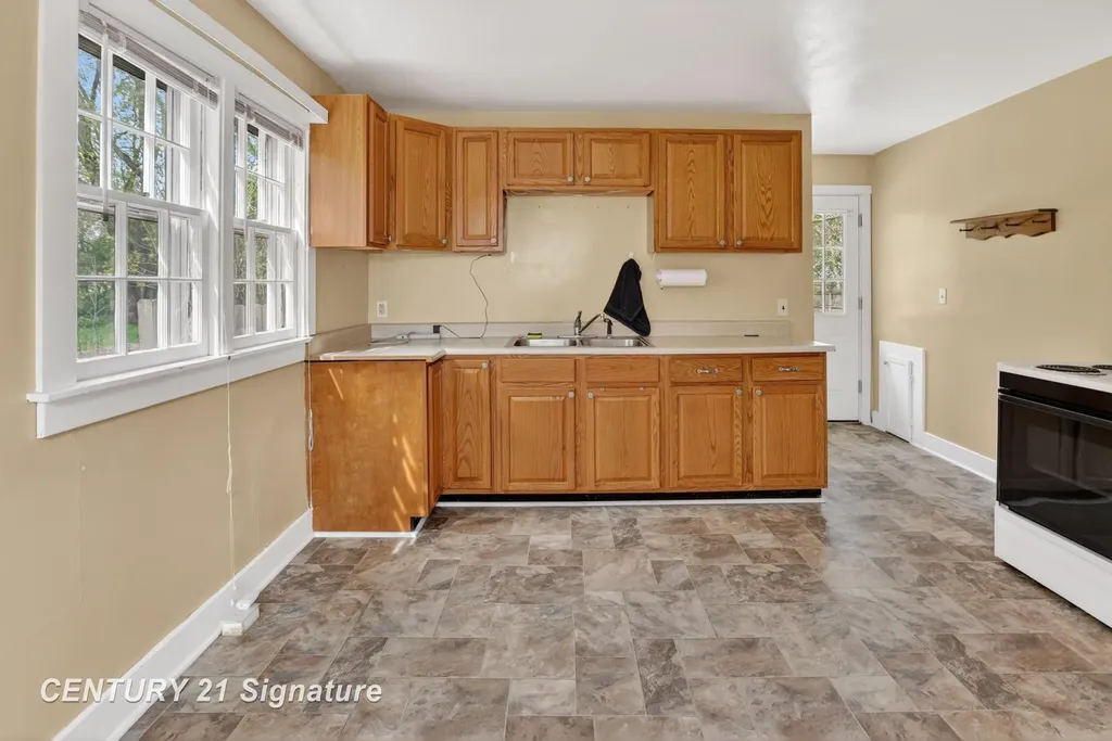 2709 Jefferson Avenue Midland City MI 48640