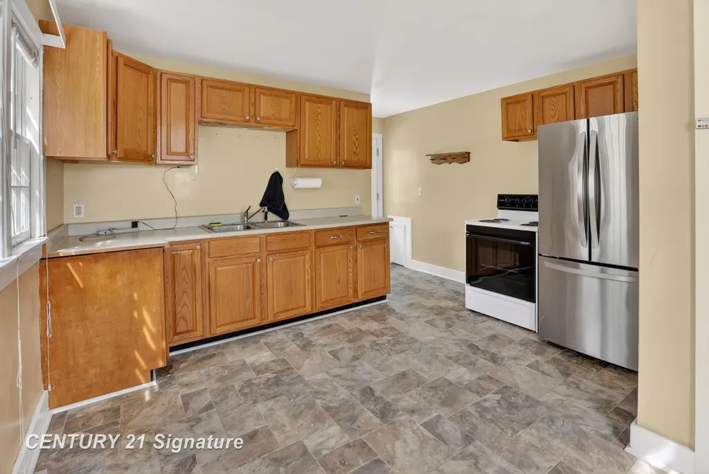 2709 Jefferson Avenue Midland City MI 48640