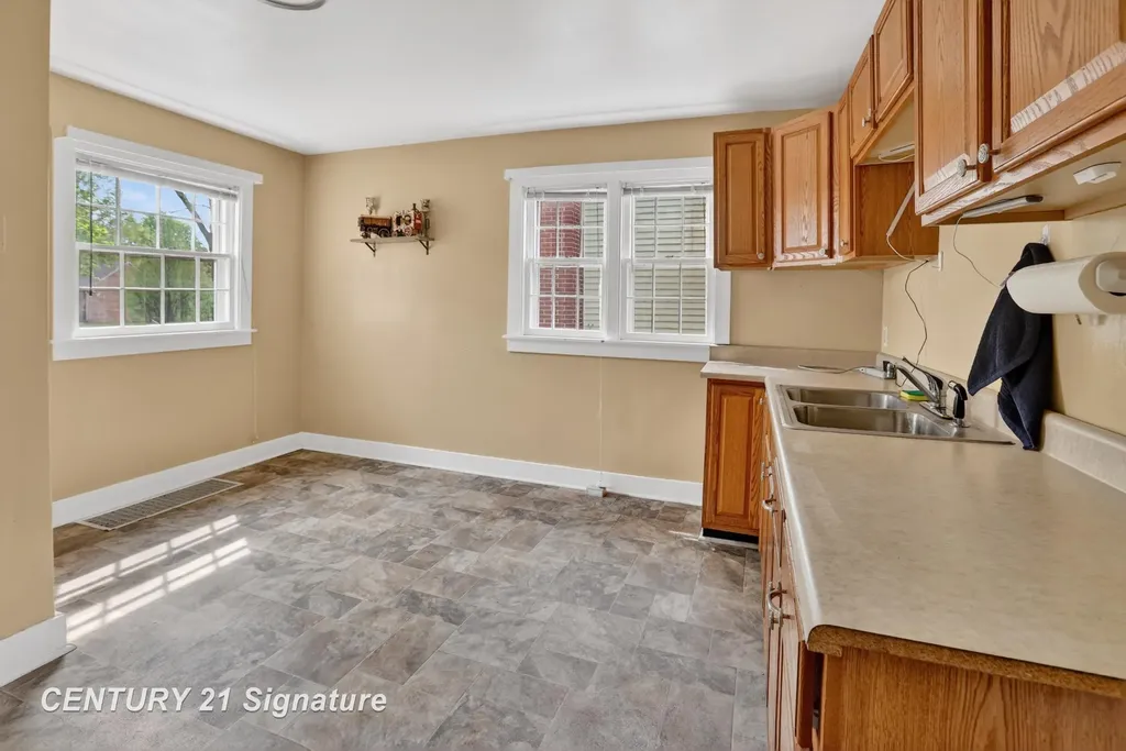 2709 Jefferson Avenue Midland City MI 48640