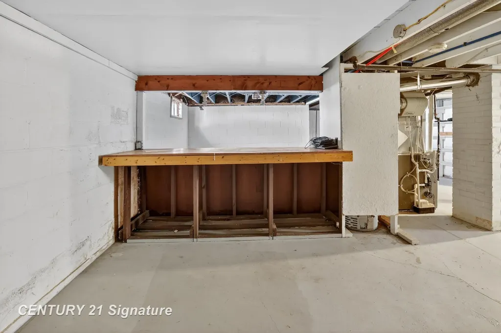 2709 Jefferson Avenue Midland City MI 48640