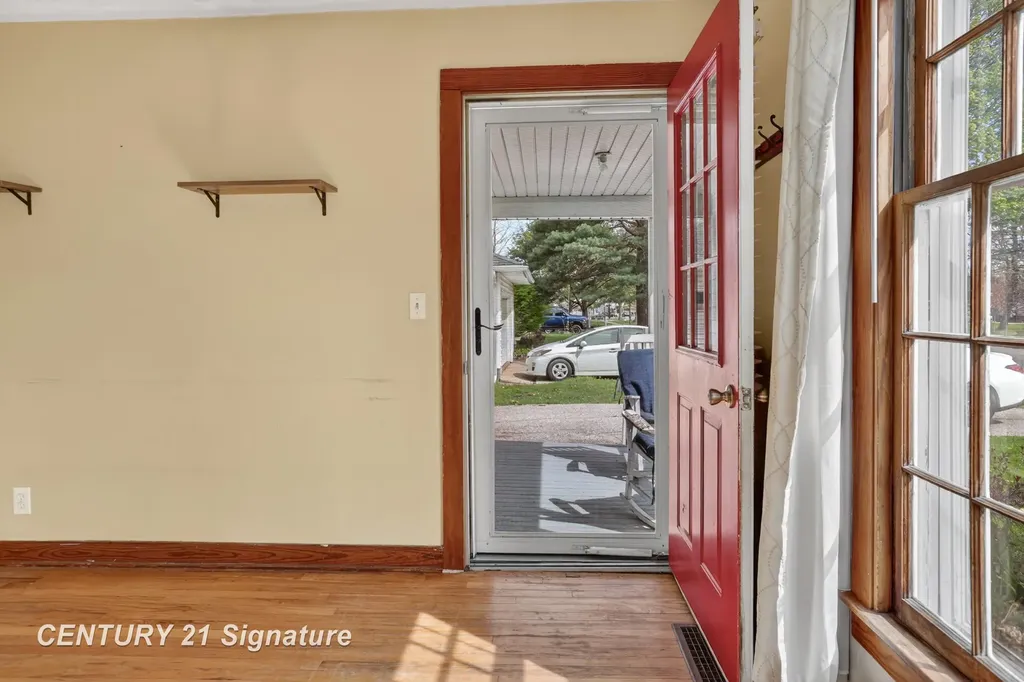 2709 Jefferson Avenue Midland City MI 48640