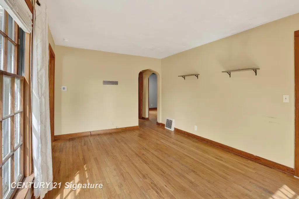 2709 Jefferson Avenue Midland City MI 48640