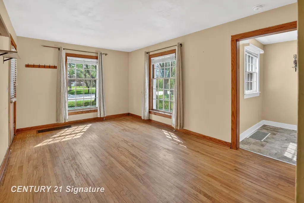 2709 Jefferson Avenue Midland City MI 48640