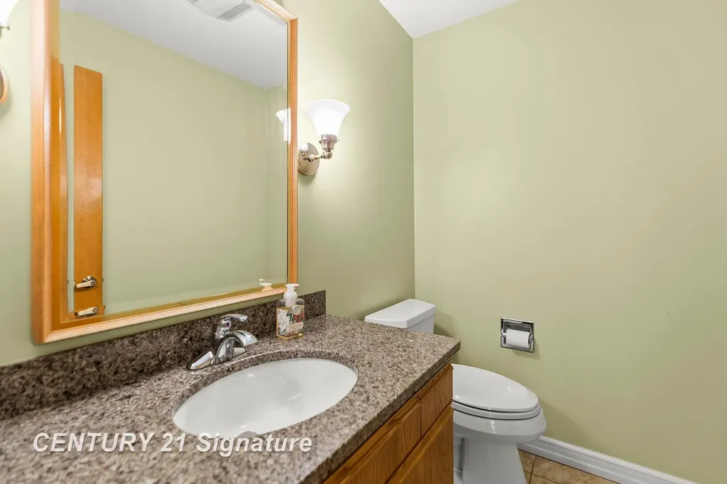 3616 White Pine Way Street Midland City MI 48640