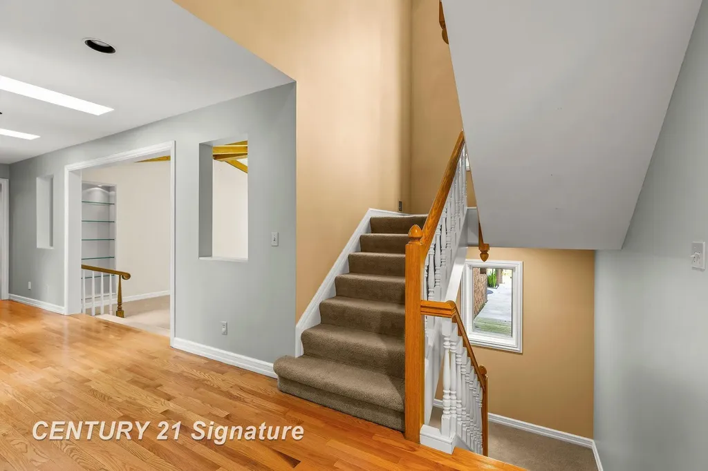 3616 White Pine Way Street Midland City MI 48640