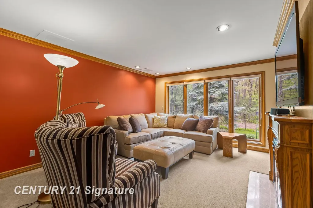 3616 White Pine Way Street Midland City MI 48640