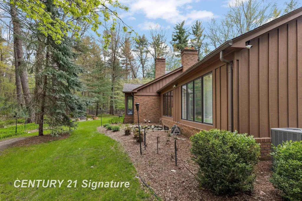 3616 White Pine Way Street Midland City MI 48640