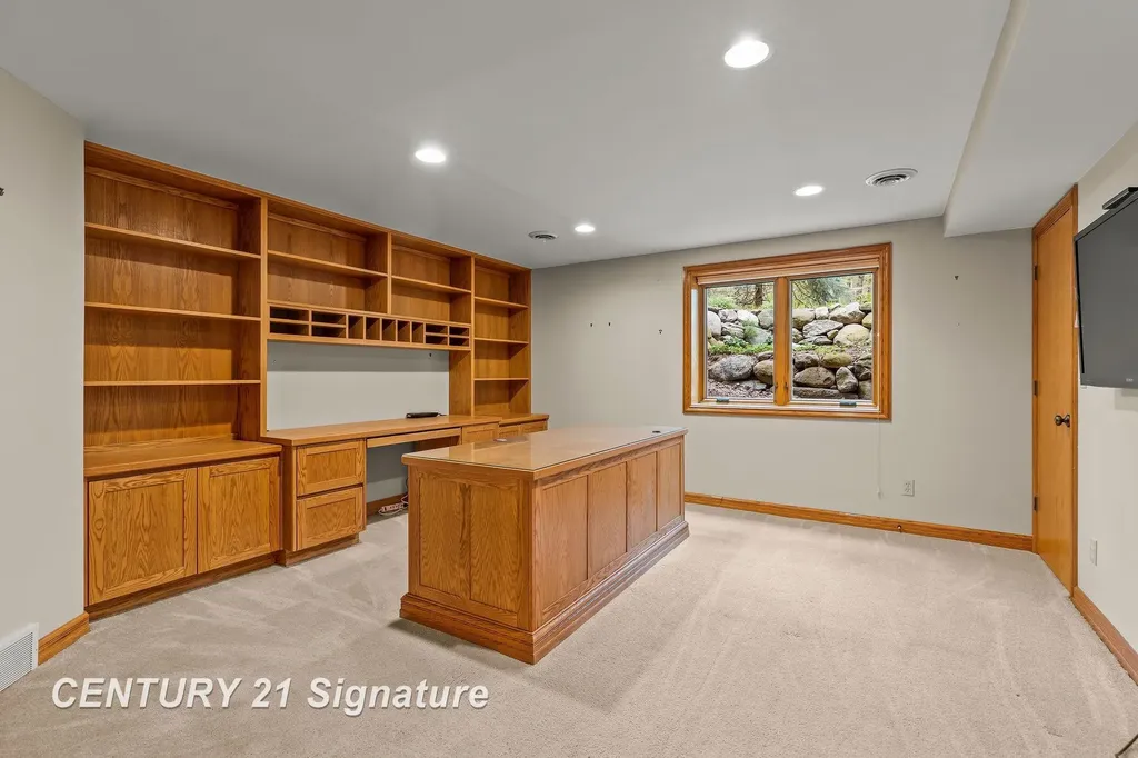 3616 White Pine Way Street Midland City MI 48640