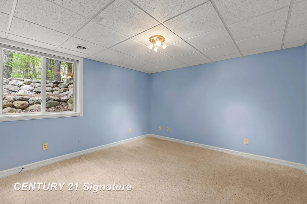 3616 White Pine Way Street Midland City MI 48640