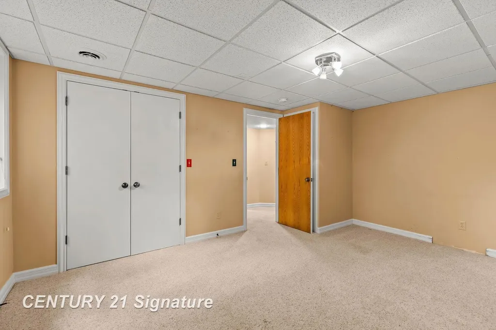 3616 White Pine Way Street Midland City MI 48640