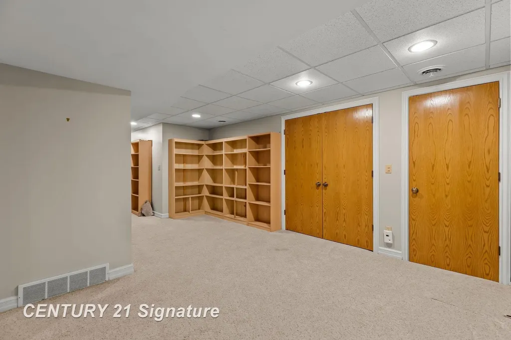 3616 White Pine Way Street Midland City MI 48640