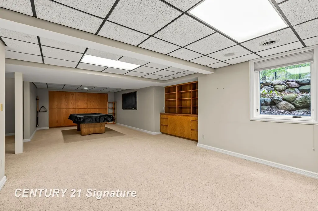 3616 White Pine Way Street Midland City MI 48640