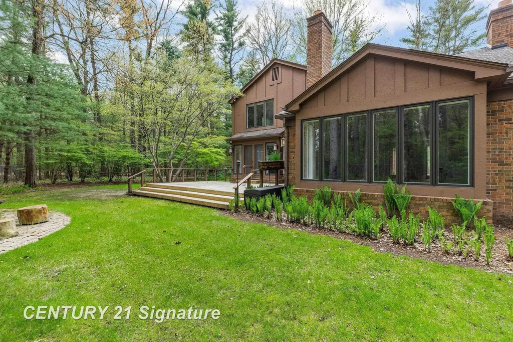 3616 White Pine Way Street Midland City MI 48640